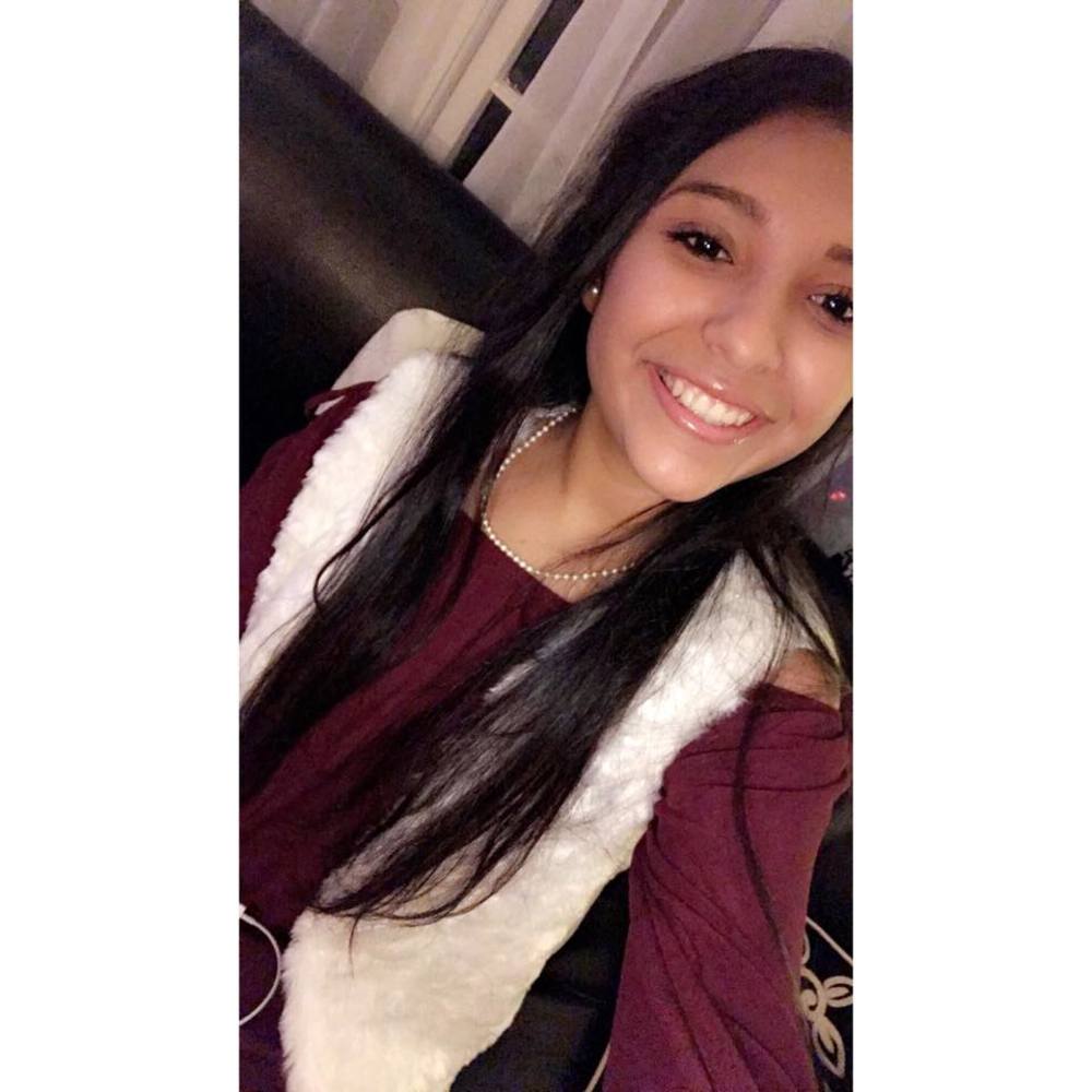 Meet your Posher, Yeselin